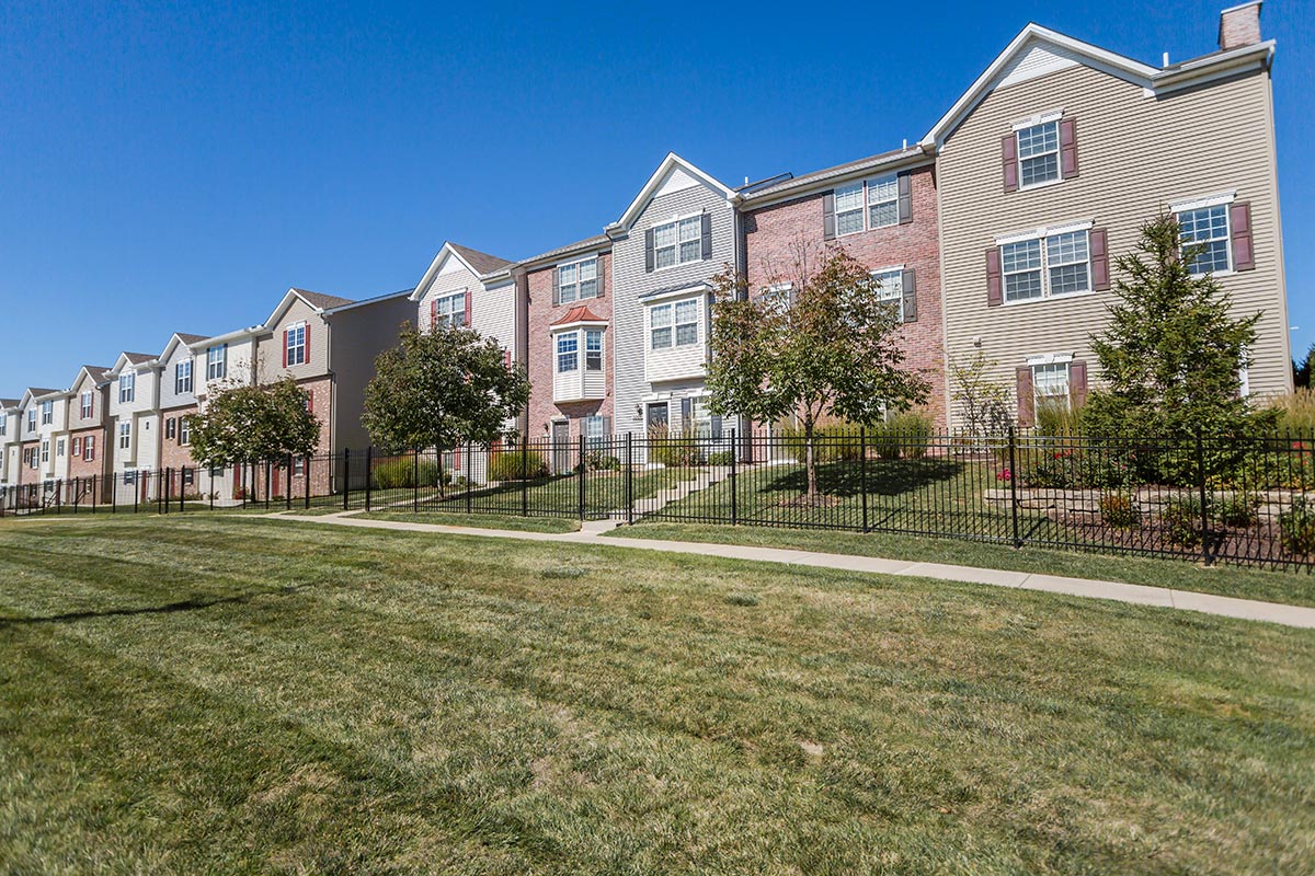 Parkway Oaks Townhomes and Duplexes Image 7