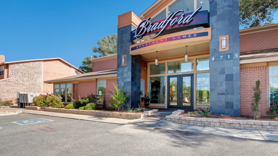 The Bradford Apartment Homes Image 1
