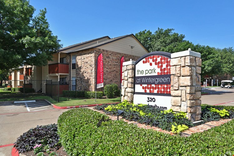 The Park at Wintergreen Apartments | DeSoto, TX | Monument Sign