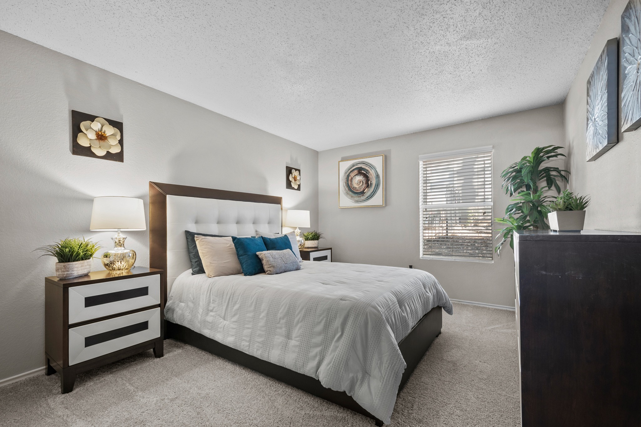 Post Oak Place Image 8