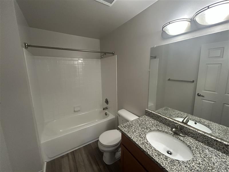 Woodland Villa Apartments Image 19