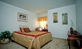 Twin Lakes Apartments Image 16