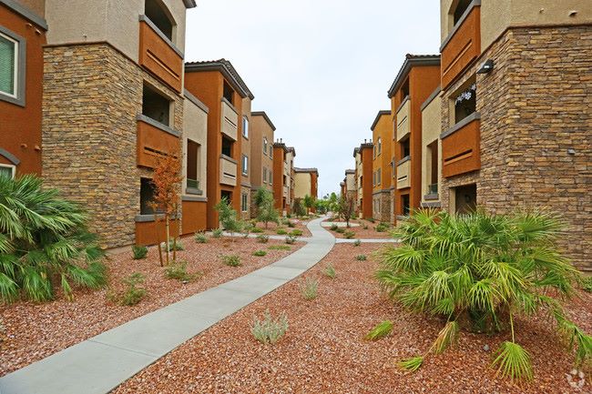 Boulder Pointe Image 4