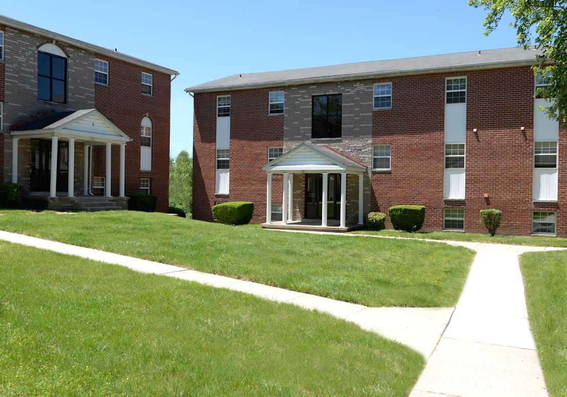 Colony Hill Apartments And Townhomes Image 2