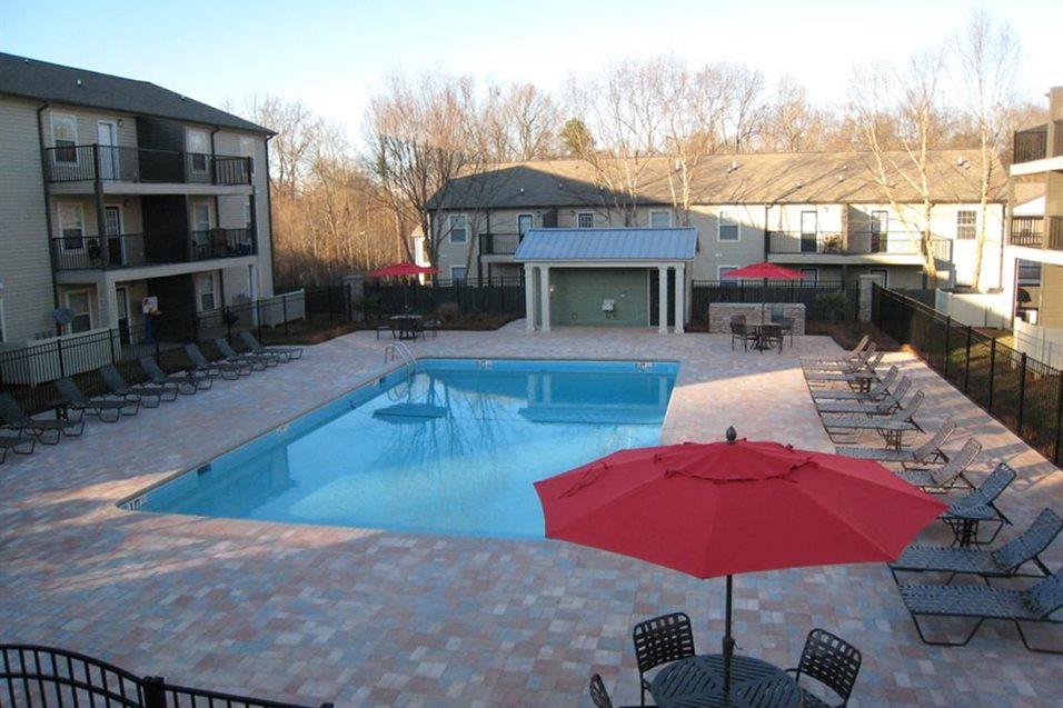 The Grove Apartments Image 2