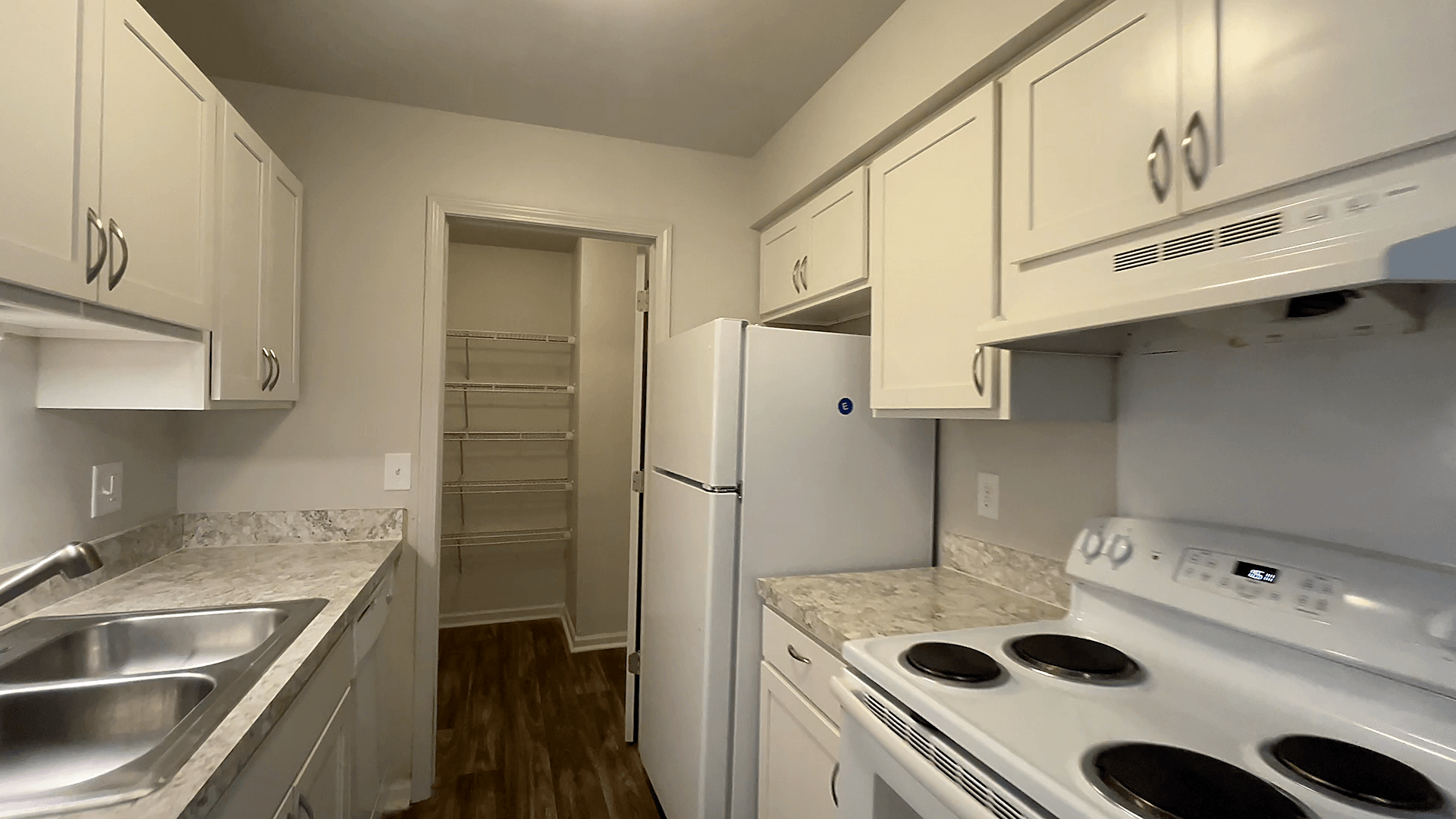 Three Oaks Apartments Image 38