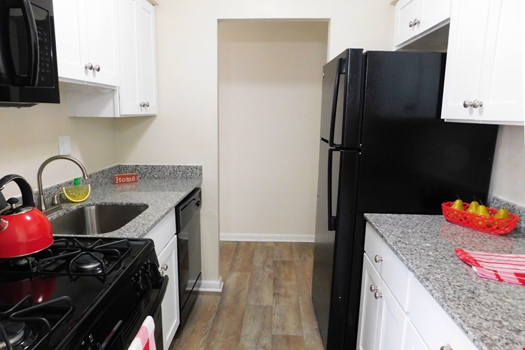 Goshen Manor Apartments Image 26