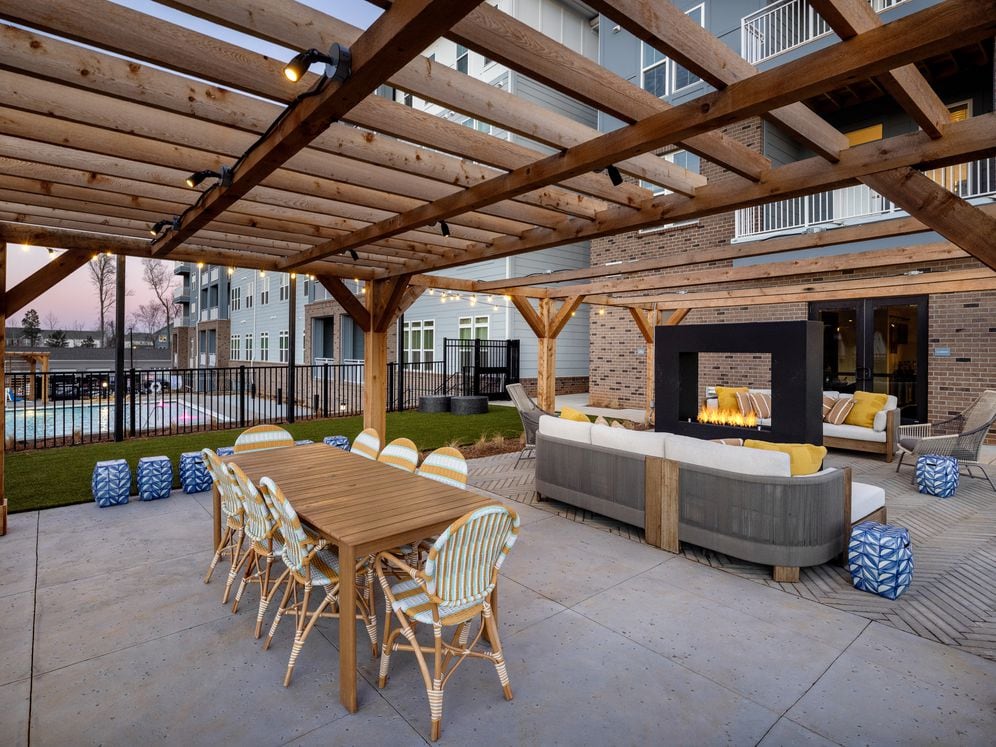 Outdoor Lounge and Fire Pit