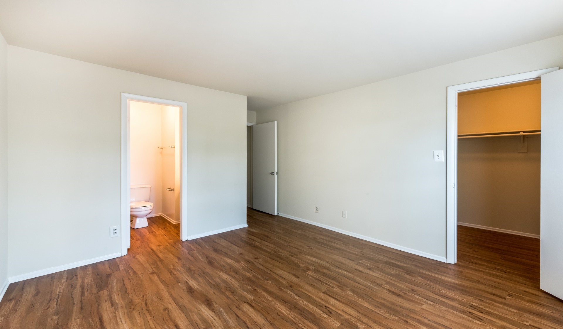 Cozy master bedroom with walk-in closet and private bath
