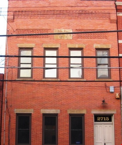 2715 Sarah Street - Exterior
