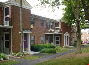 Dover Manor Image 7