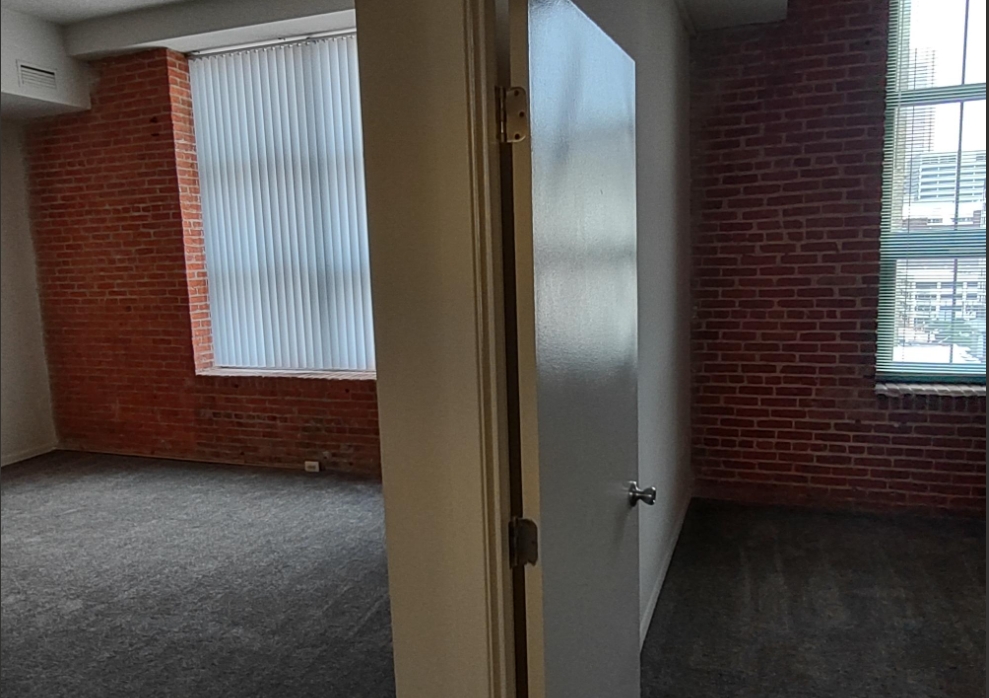 Marlboro Classic Apt & Redwood Square Image 187