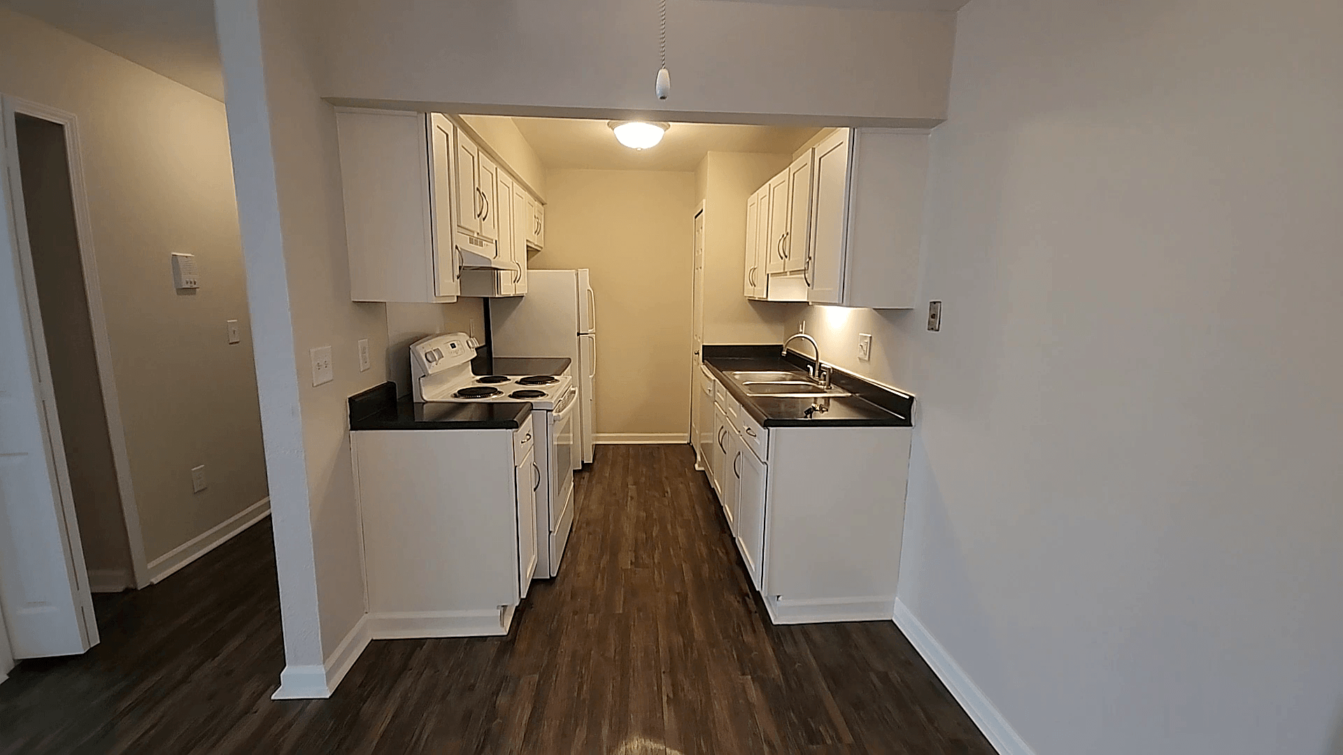 Three Oaks Apartments Image 28