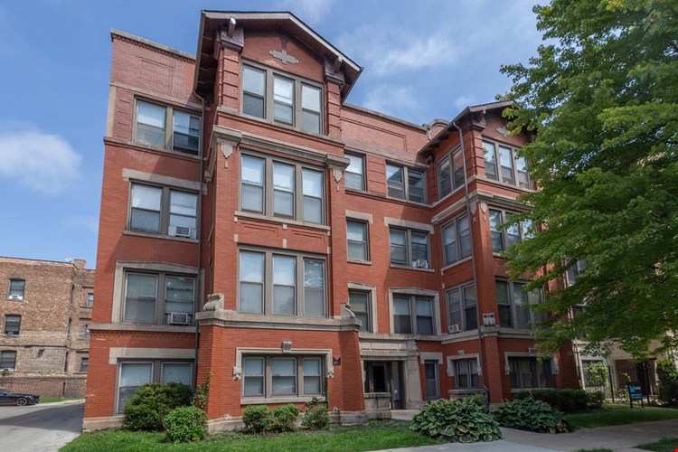 918 E Hyde Park Boulevard Image 1