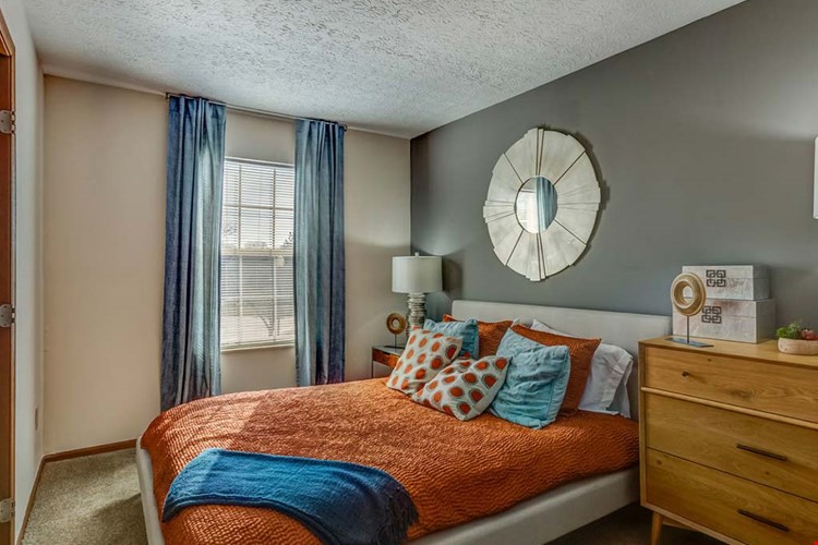 Heathermoor and Bedford Commons Apartments Image 17