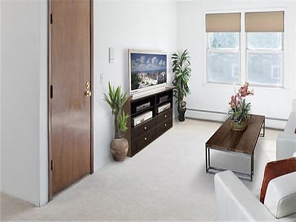 The Four Seasons Image 5