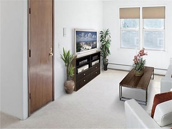 The Four Seasons Image 5