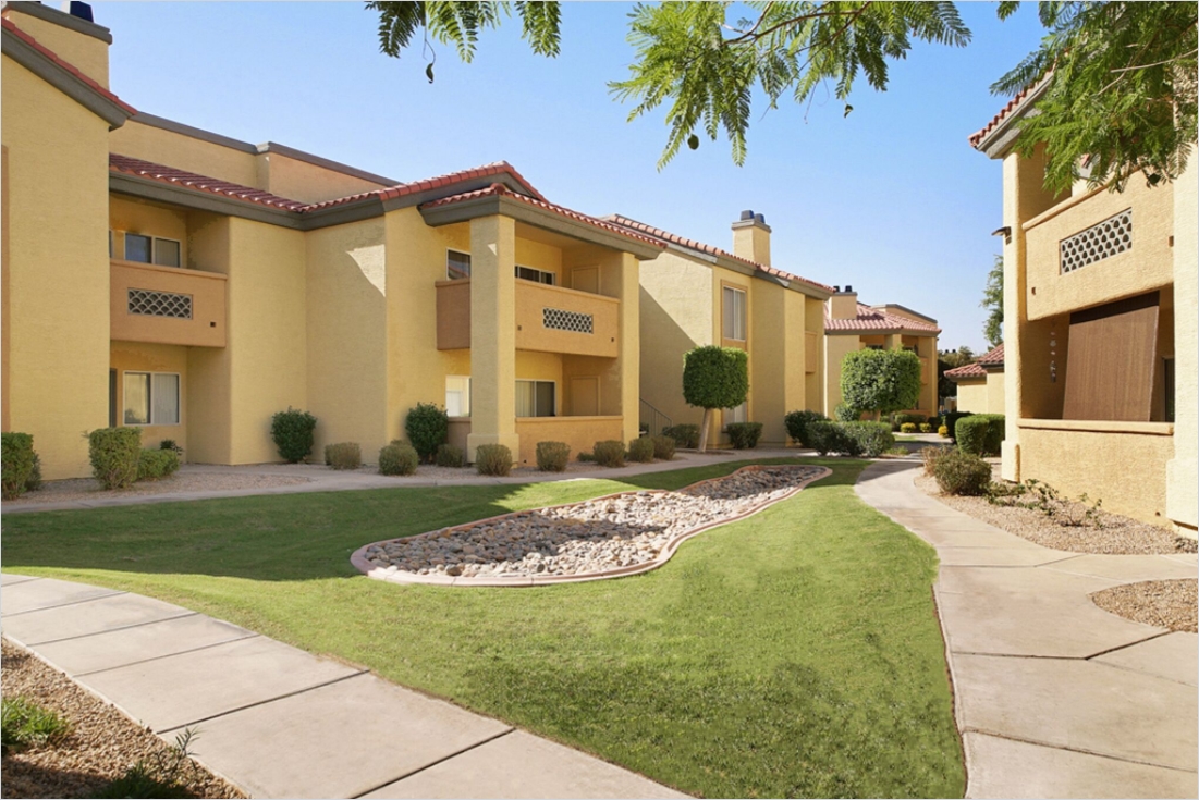 Tresa at Arrowhead Apartment Homes Image 2