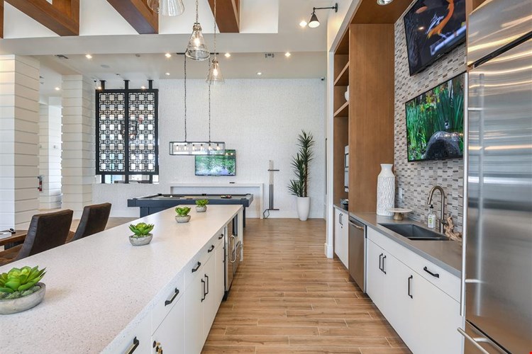 Lenox at Bloomingdale Image 18