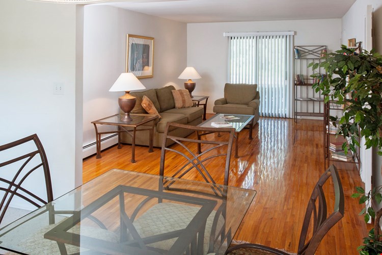 Cedar Arms Apartments Image 3