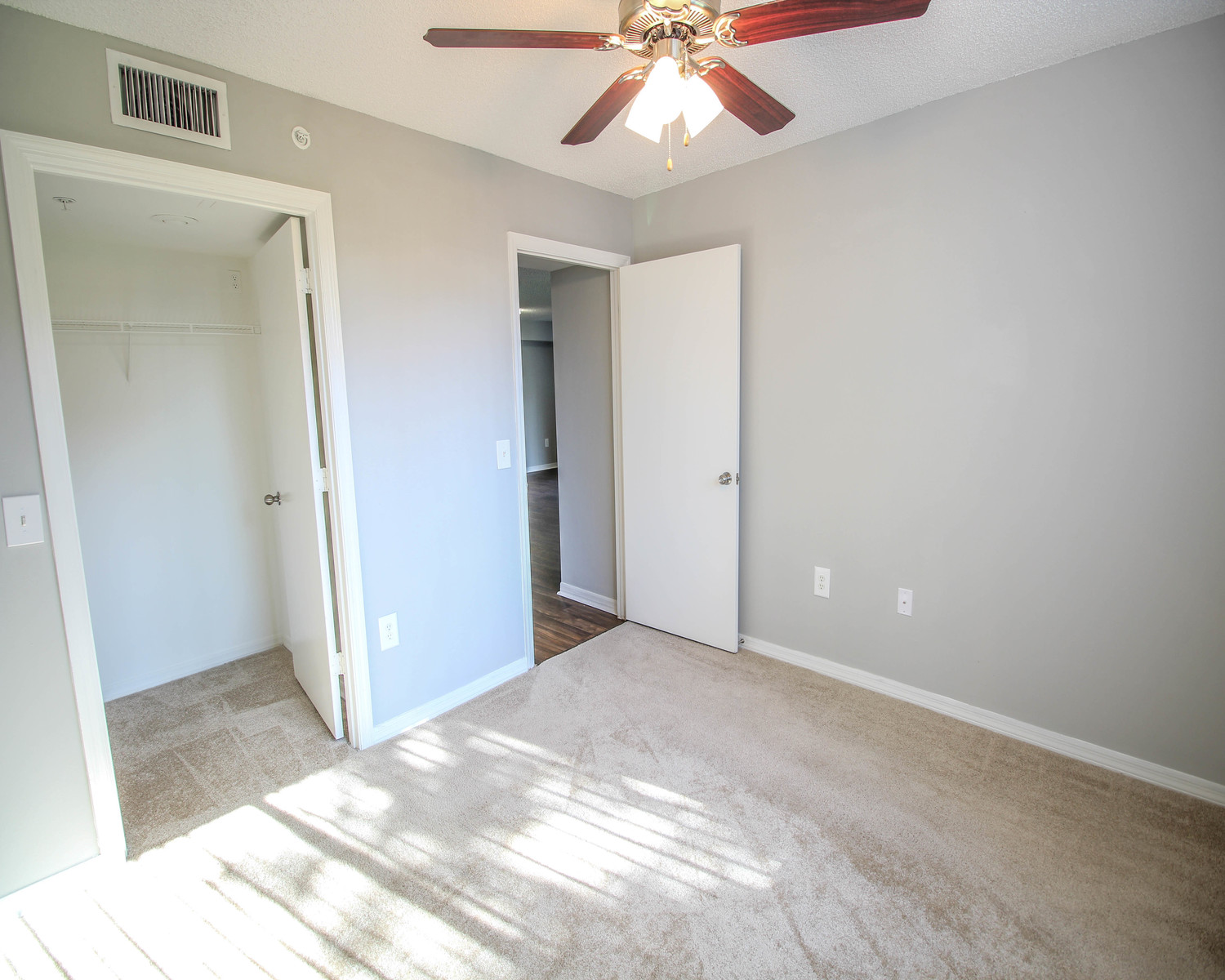 New River Cove Apartments Image 25