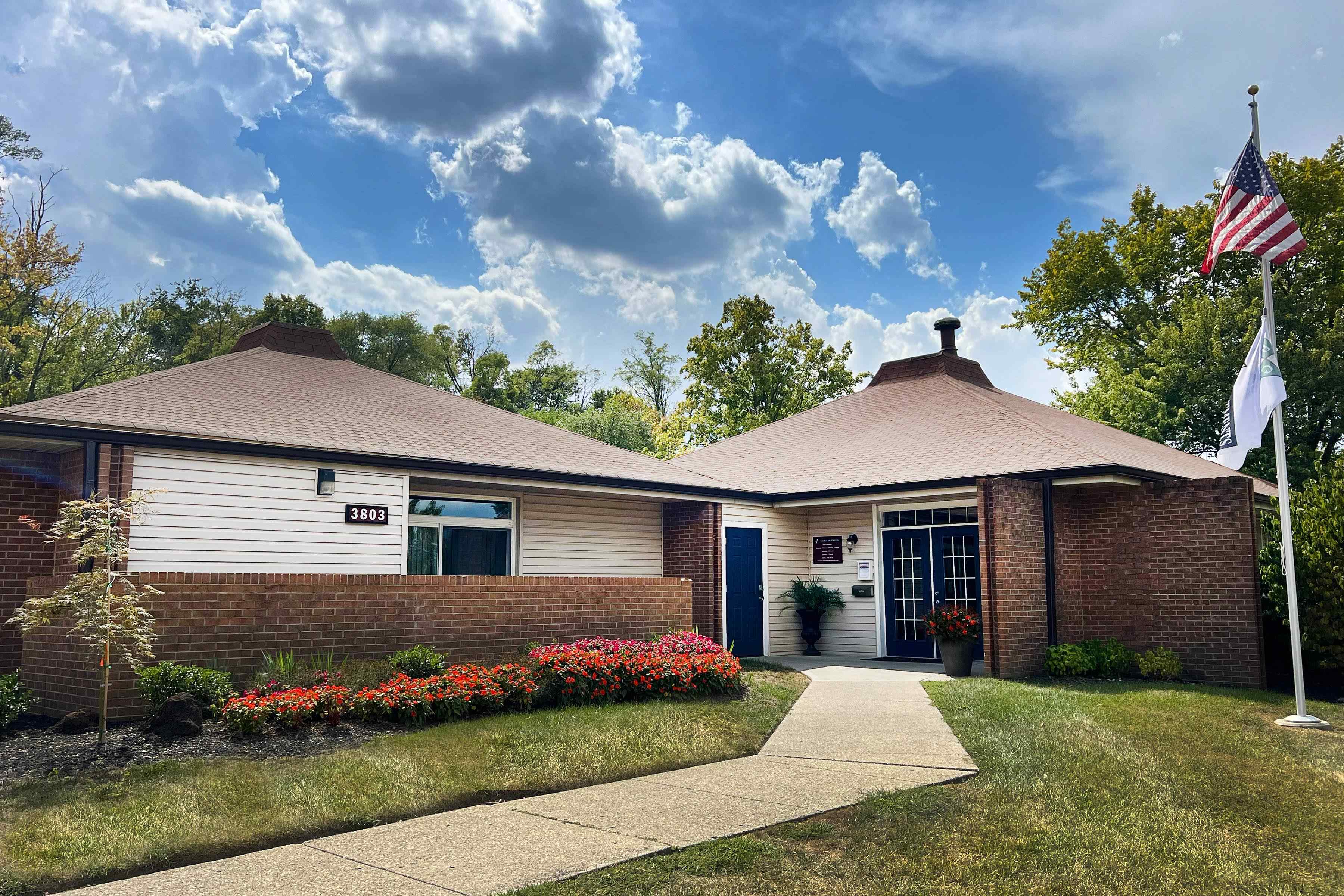 Fox Run Apartments Image 1