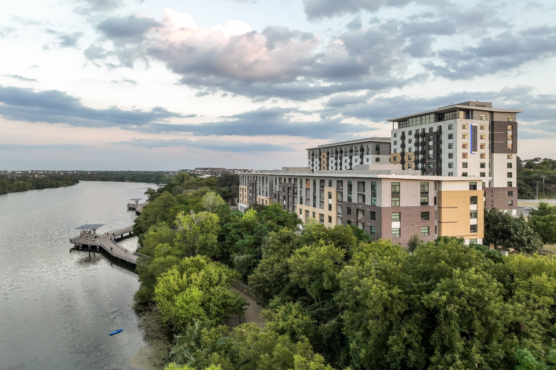 Berkshire Riverview Image 32