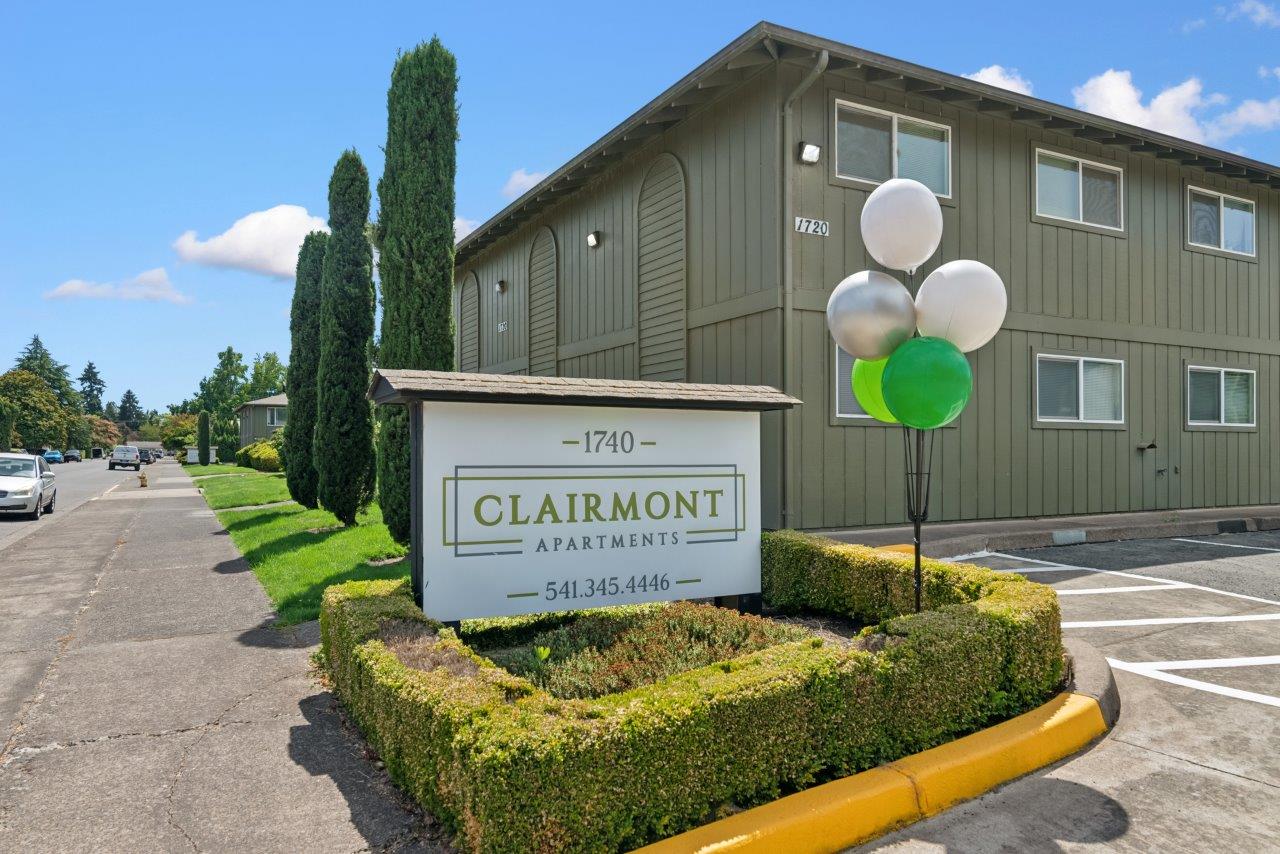 The Clairmont Image 19