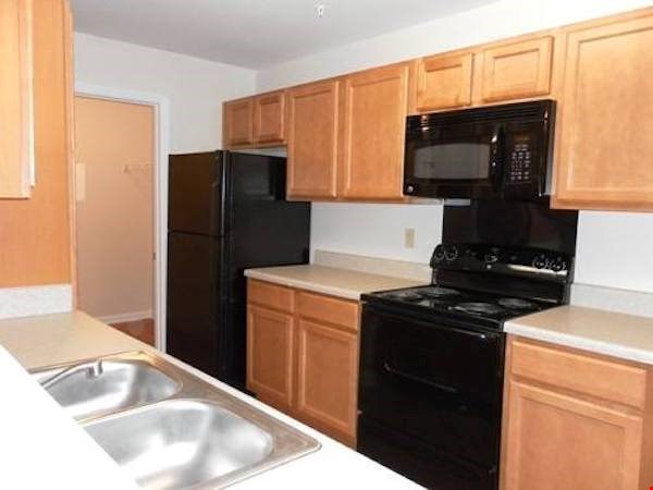 Arbors by the Bay Image 2