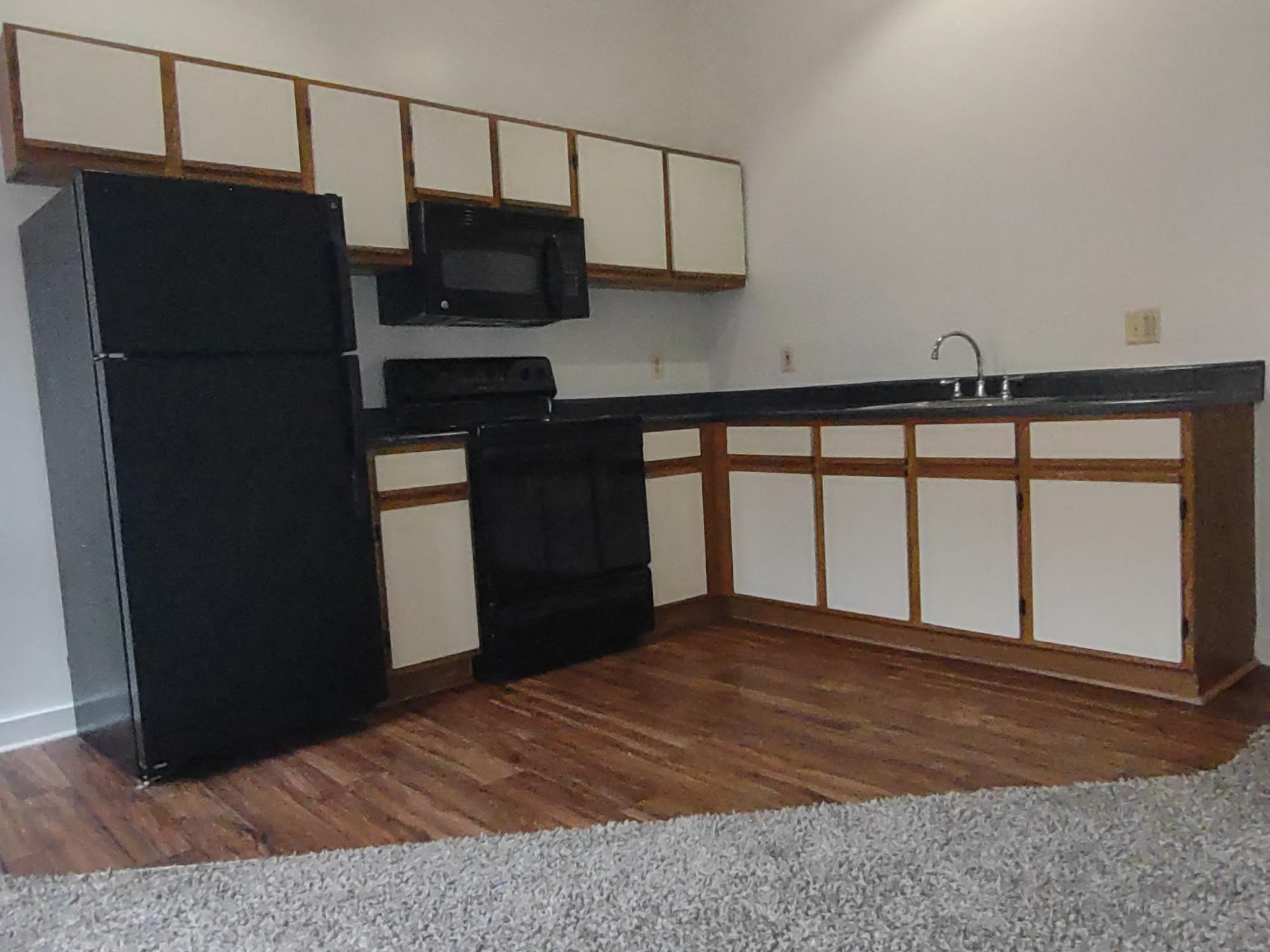 Marlboro Classic Apt & Redwood Square Image 149