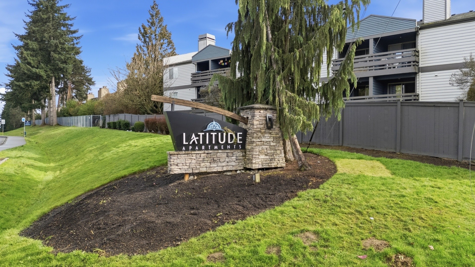 Latitude Image 8