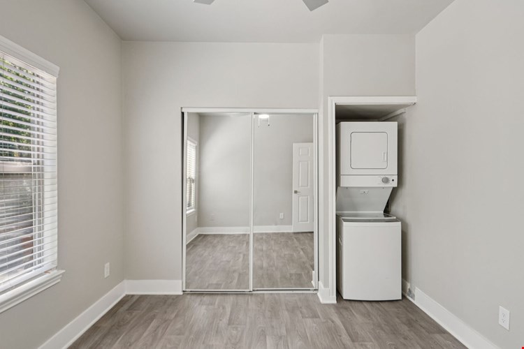 Larkin Apartment Homes Image 112