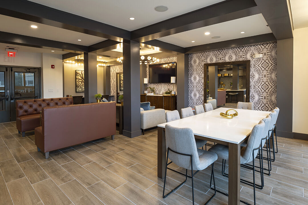 33ThirtyThree Image 33