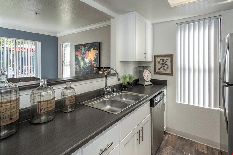 Sandpiper Village Apartment Homes Image 6