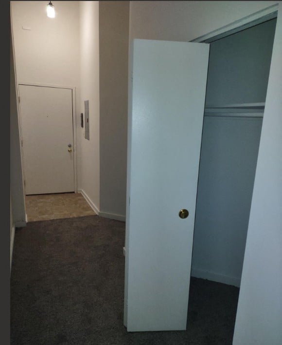 Marlboro Classic Apt & Redwood Square Image 81