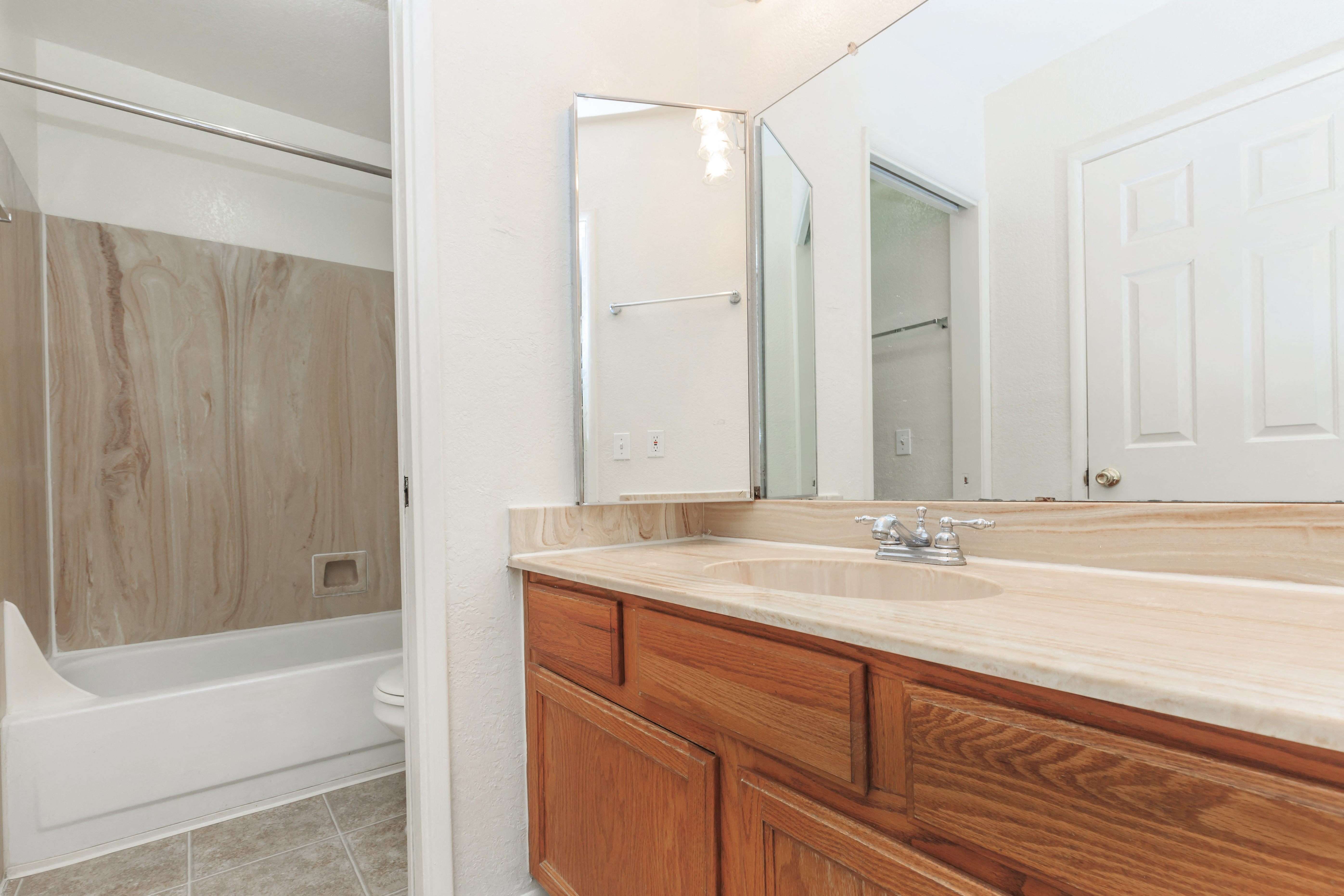 Catalina Crossing Apartments Image 10