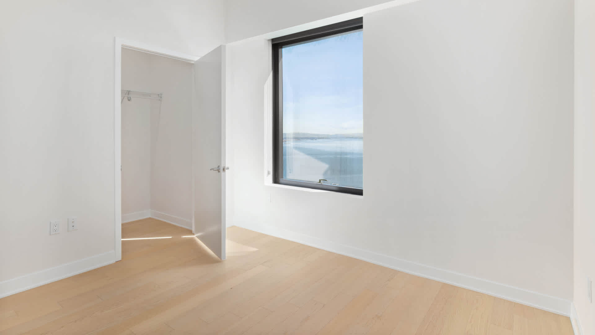 340 Fremont Image 10