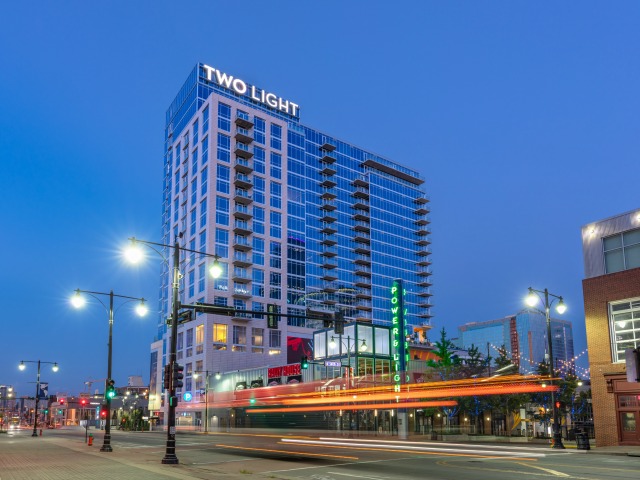 Two Light Luxury Apartments Image 31