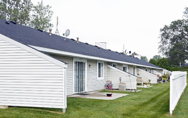 Lake Forest Apartments Image 24