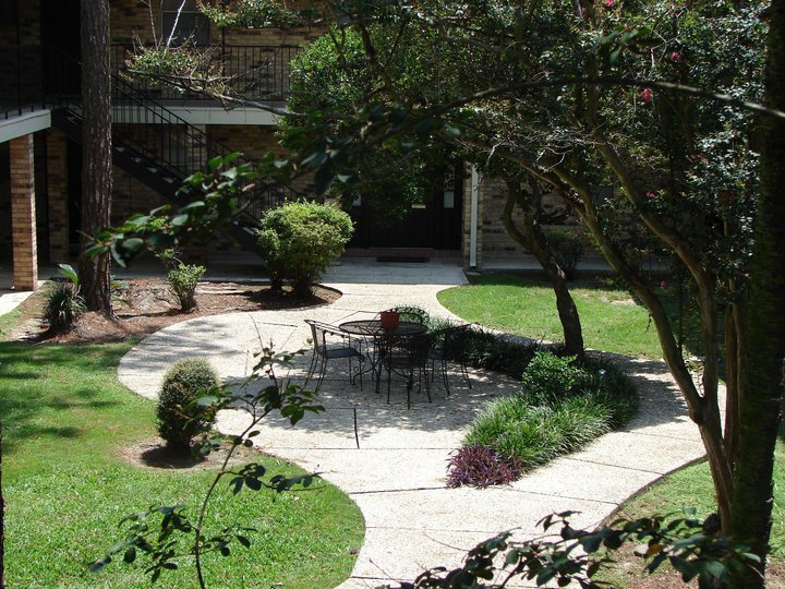 Park Regency Image 4