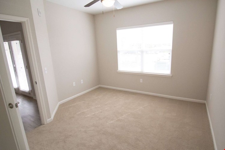 Sansom Ridge Image 8