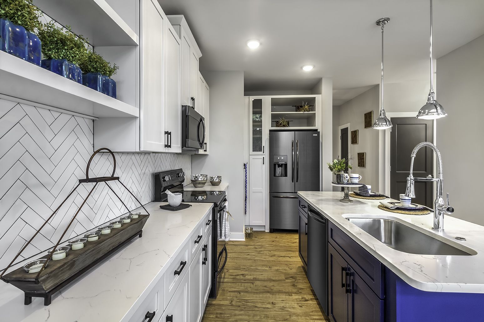 Midwood Station Image 10