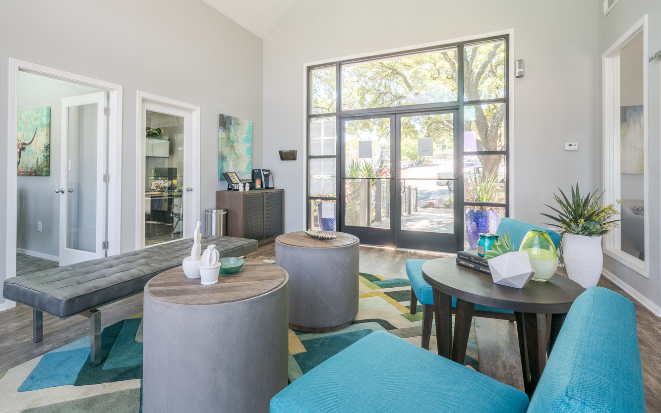 Breakers on the Lake Image 5