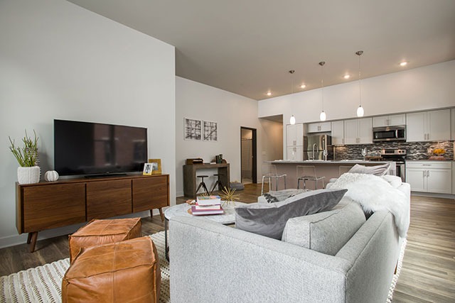 Clinton West Luxury Apartments Image 10