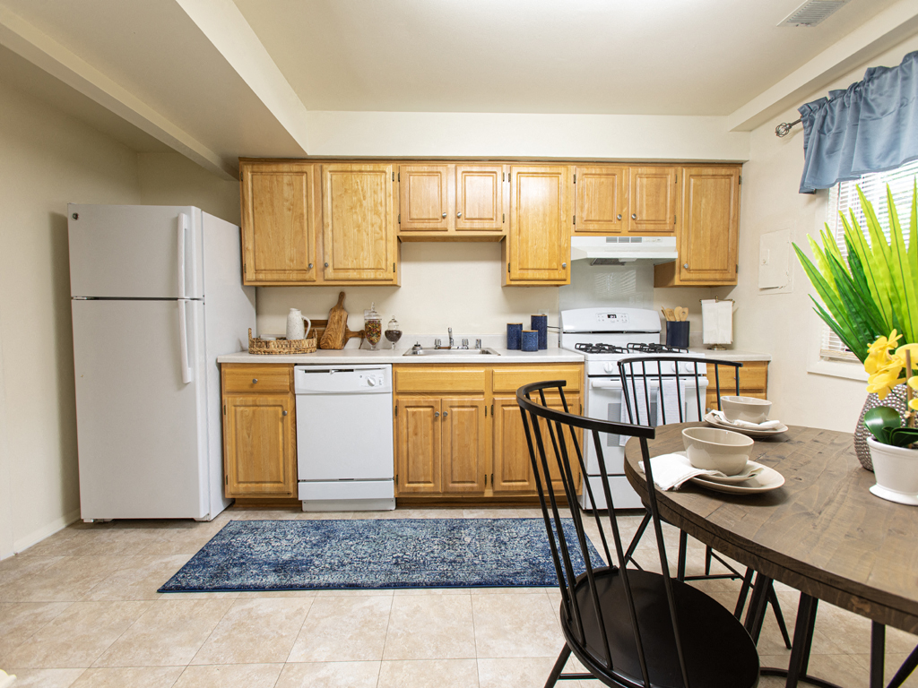 Somerset Woods Townhomes Image 4