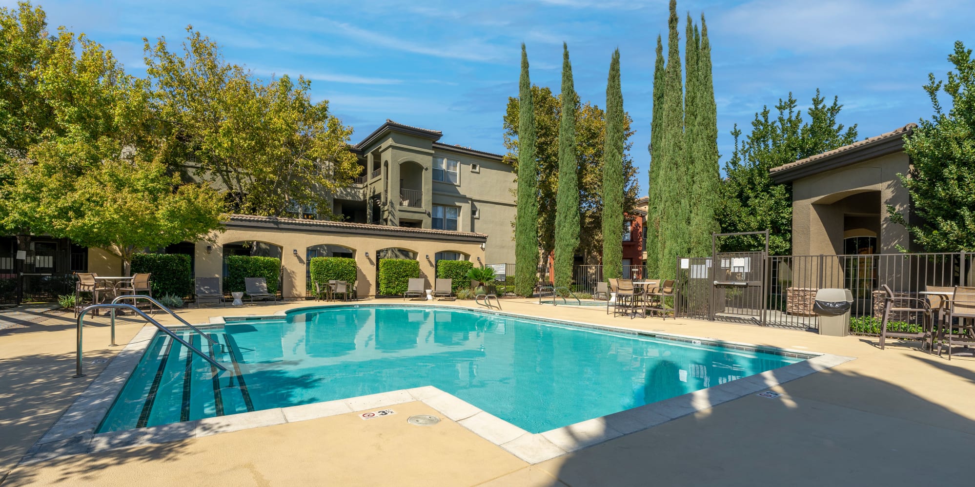 Villagio Luxury Apartments Image 1