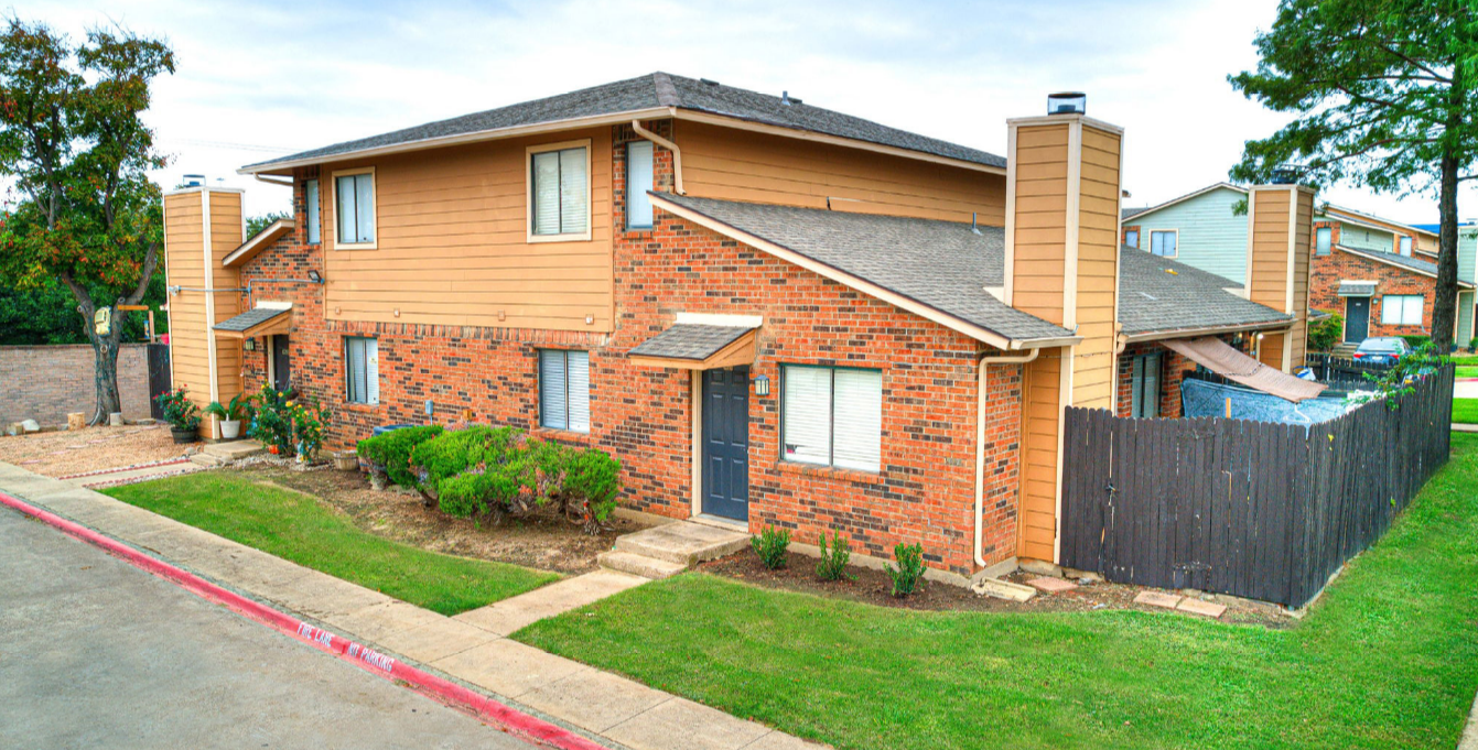 Heather Glen Townhomes Image 2