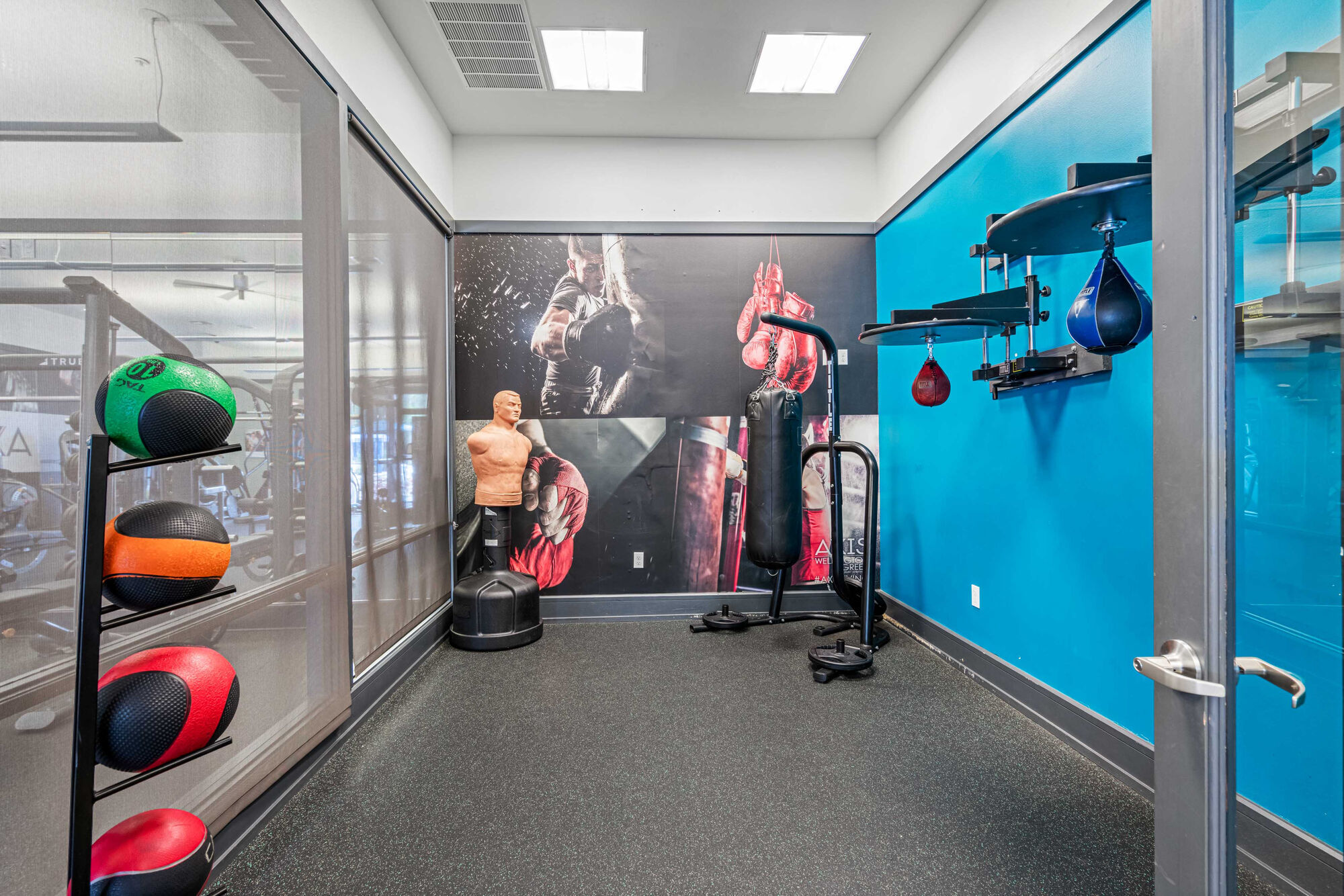 Axis Wellington Green Image 21