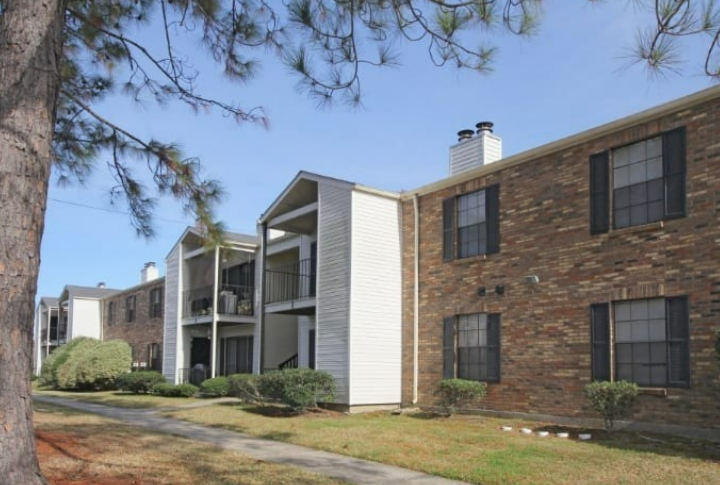 Edgewood Apartments Image 2