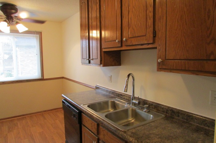 Royal Oaks Apartments Image 6